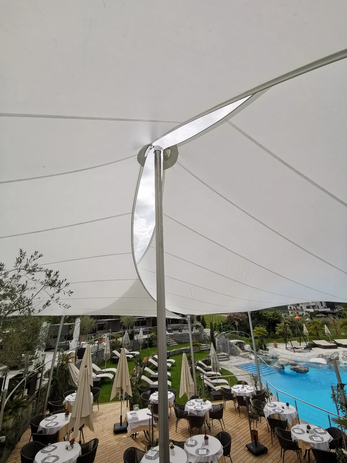 Professionelle Sonnensegel nach Maß in Bozen – individuell geplant & montiert