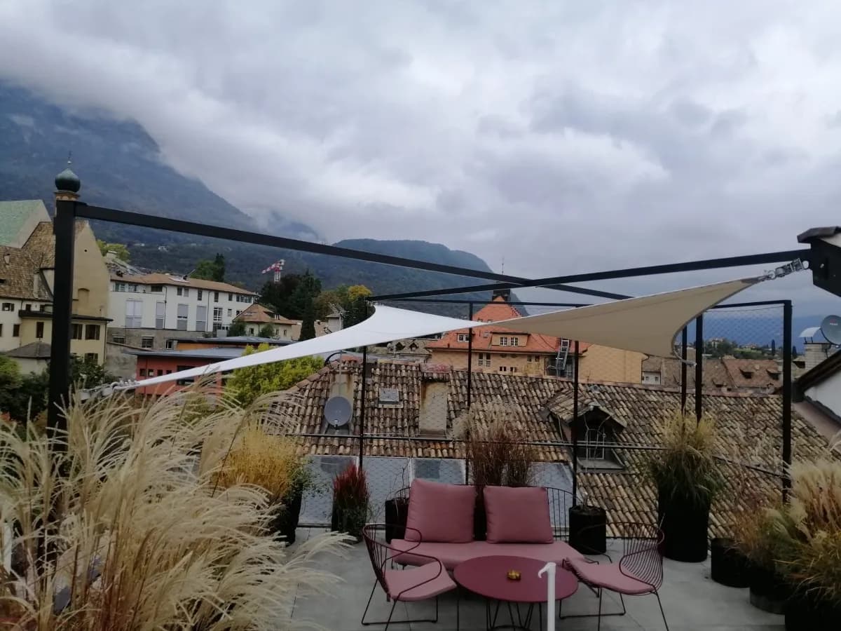 Professionelle Sonnensegel nach Maß in Bozen – individuell geplant & montiert